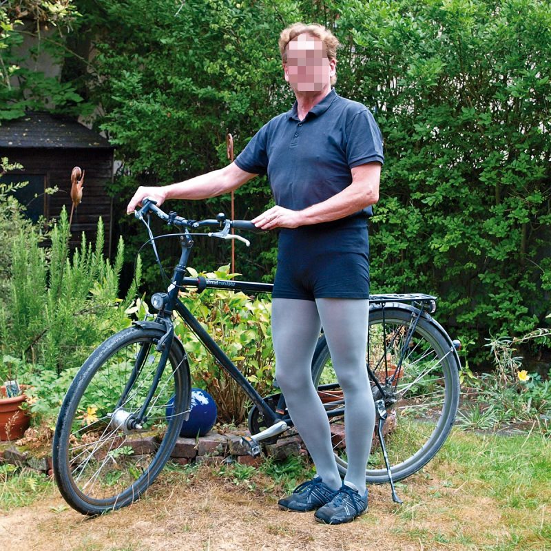 Schne Mann In Strumpfhosen Fotos